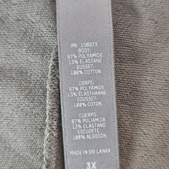 SKIMS LOGO V CUT PANTY NWT - Picture 9 of 9